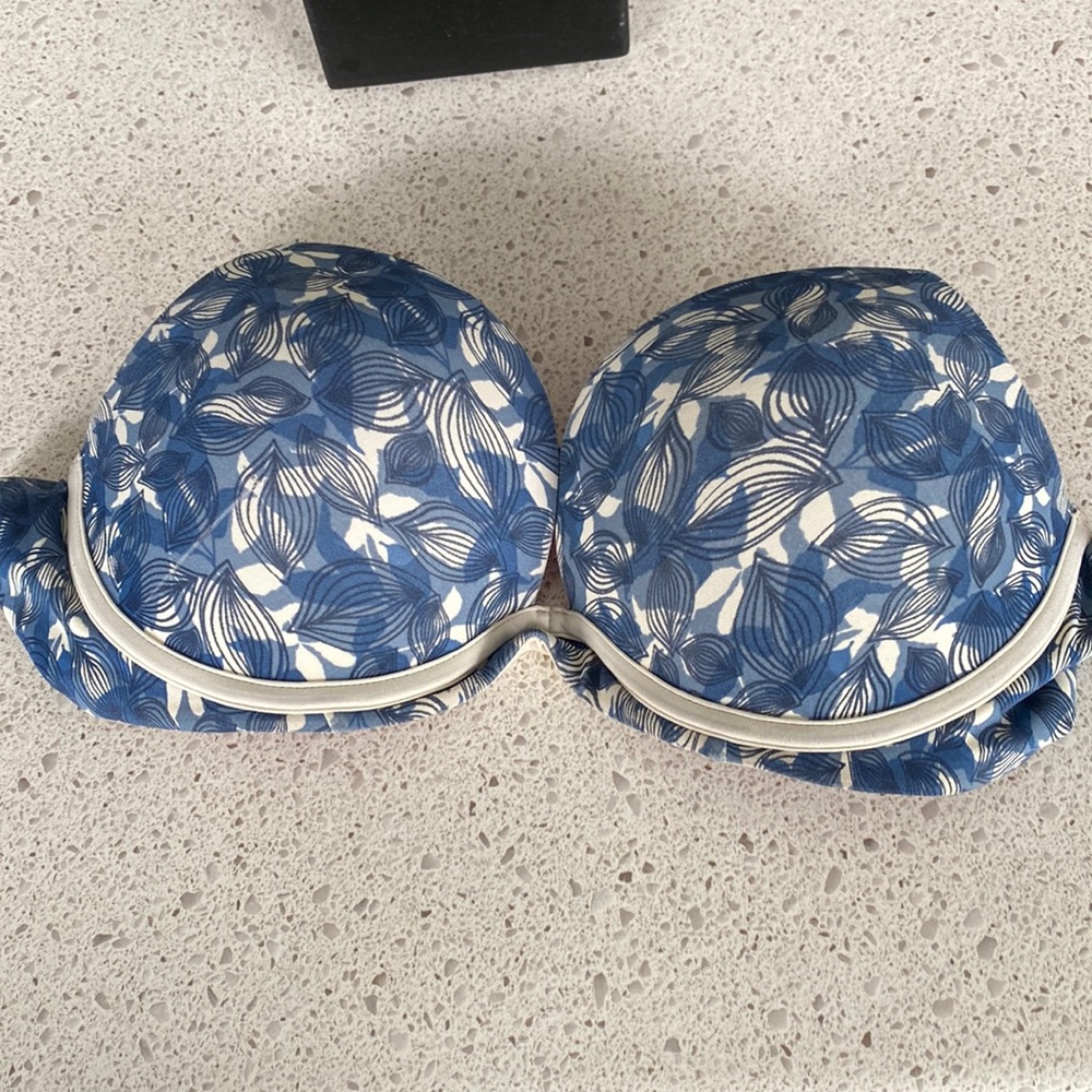 Leonisa bra in size 36